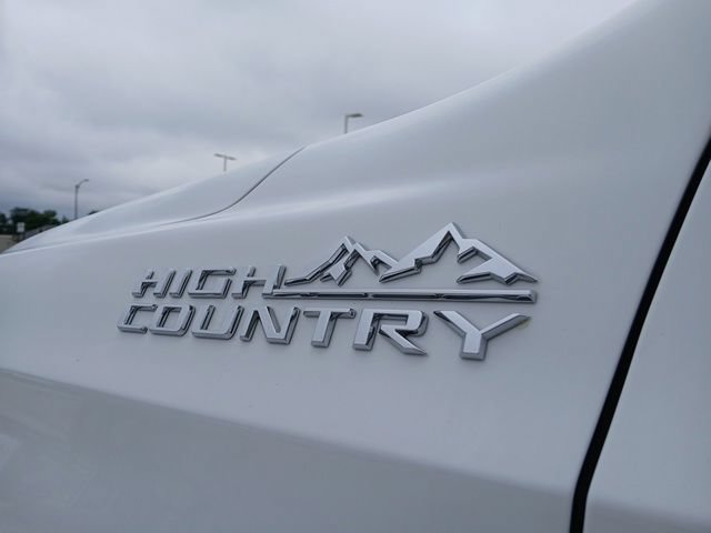 Certified 2024 Chevrolet Suburban High Country w/ Max Trailering Package AWD/4WD image 10