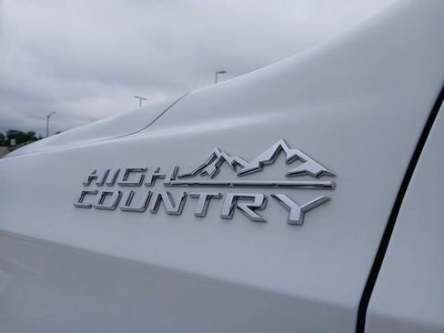 Used 2024 Chevrolet Suburban High Country w/ Max Trailering Package AWD/4WD image 10
