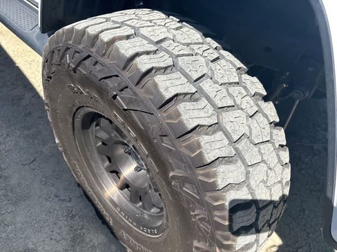 Certified 2021 Jeep Gladiator Overland AWD/4WD image 14