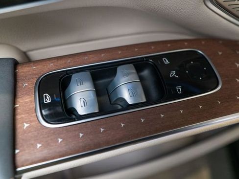 Certified 2023 Mercedes-Benz EQS 580 4MATIC SUV image 19