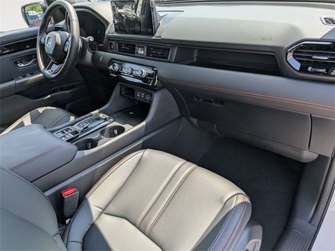 New 2025 Honda Pilot TrailSport image 31