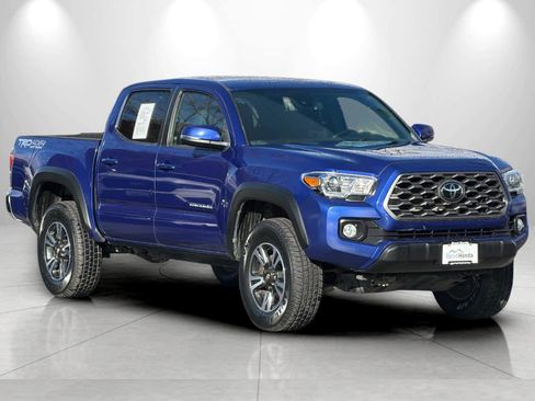 Used 2022 Toyota Tacoma TRD Off-Road image 9