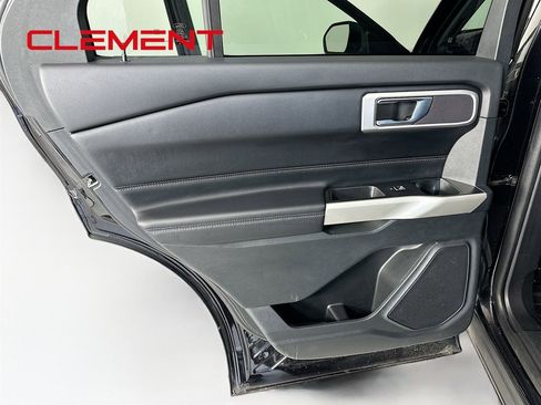 Certified 2022 Ford Explorer XLT w/ Equipment Group 202A image 30