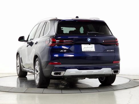 Used 2026 BMW X5 xDrive50e w/ Premium Package AWD/4WD image 5