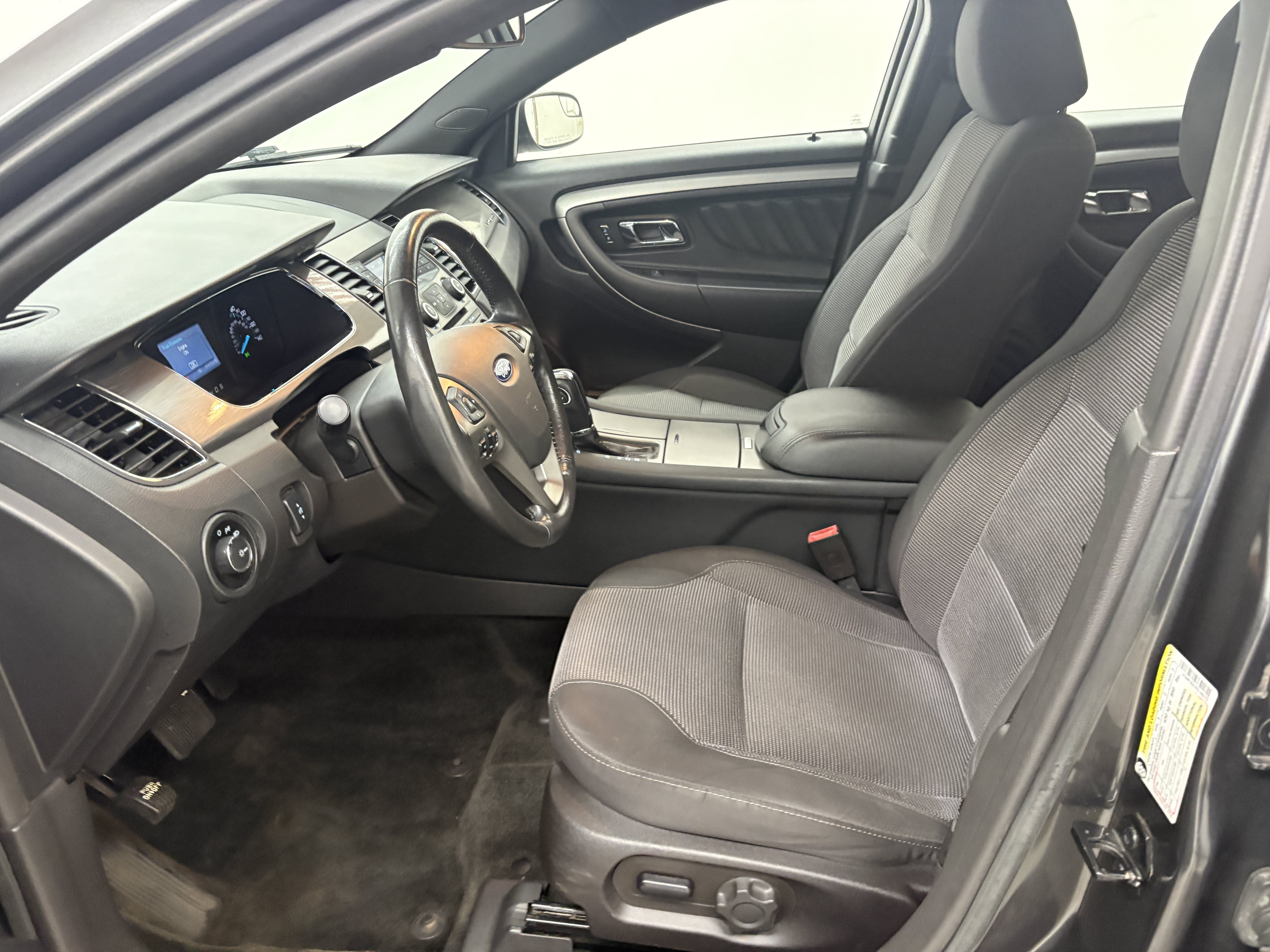 Used 2015 Ford Taurus SEL FWD image 11