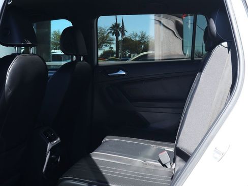 Used 2022 Volkswagen Tiguan SE R-Line image 35