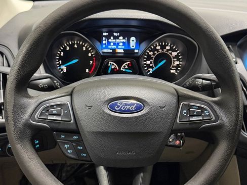 Used 2017 Ford Focus SE image 11