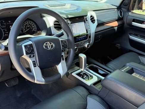 Used 2019 Toyota Tundra Limited w/ Limited Premium Package AWD/4WD image 11