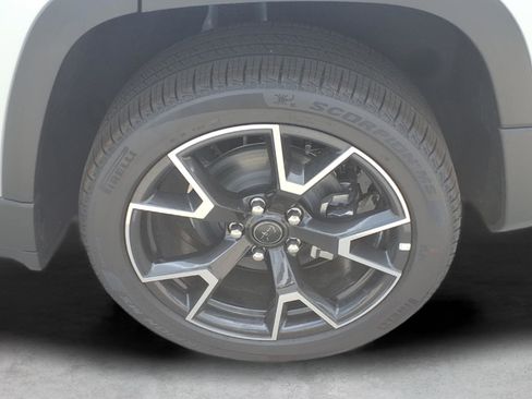 New 2026 Jeep Cherokee Overland image 7