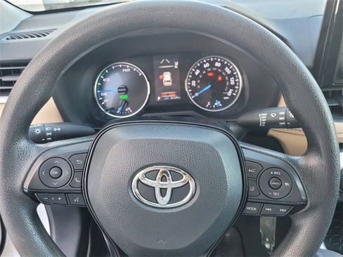 Used 2022 Toyota RAV4 LE image 28