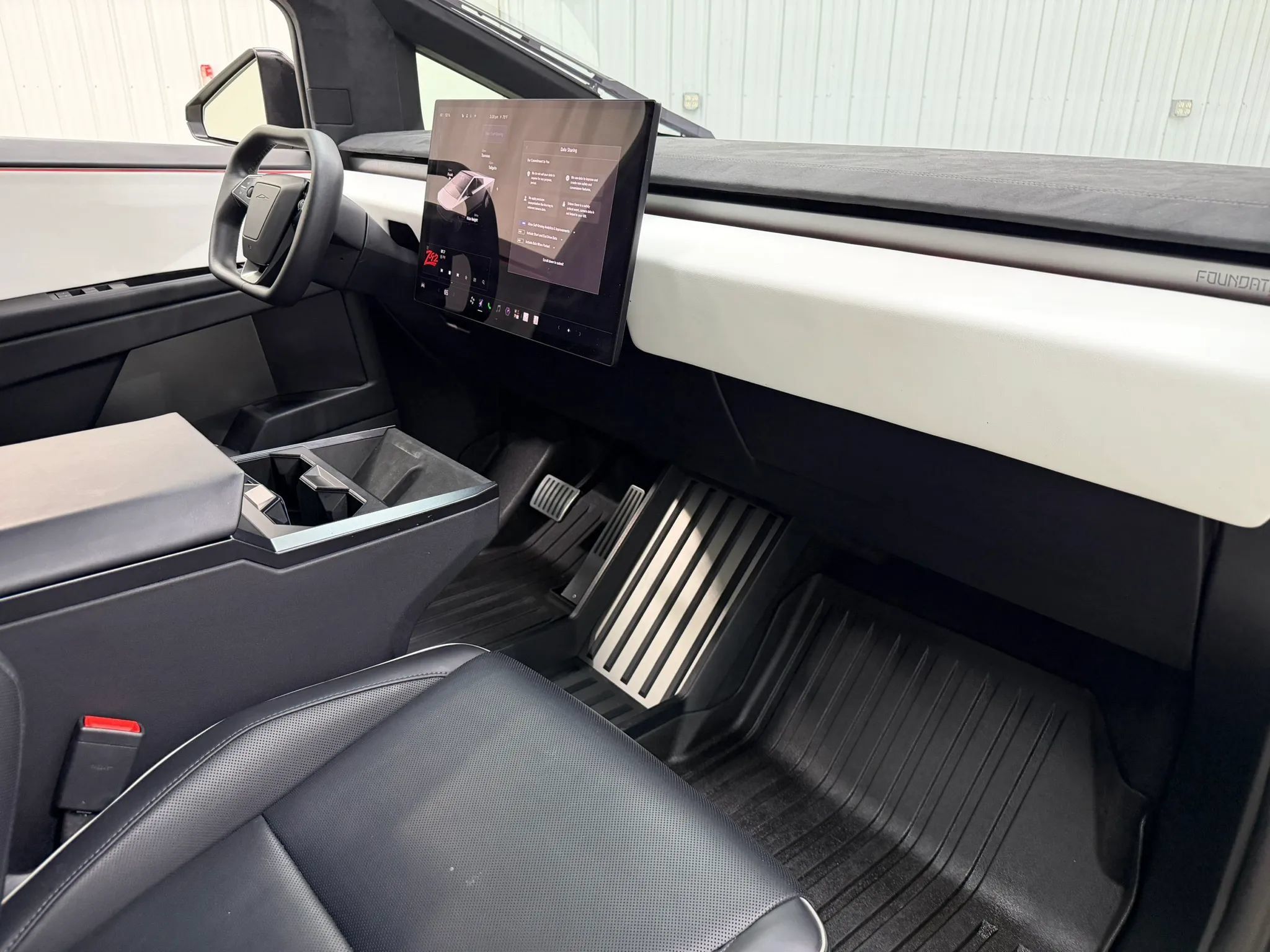 Used 2024 Tesla Cybertruck Cyberbeast AWD/4WD image 14