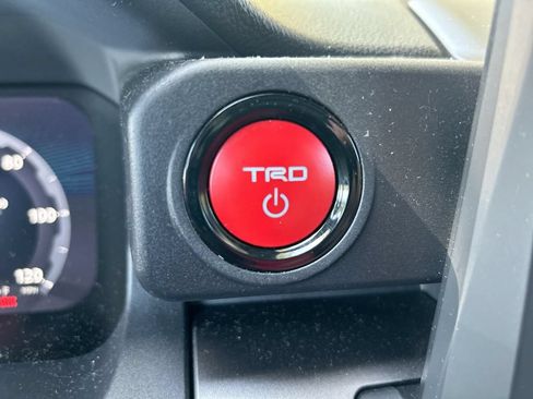 Certified 2025 Toyota 4Runner TRD Off-Road AWD/4WD image 17