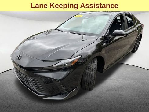 Used 2026 Toyota Camry SE FWD image 5