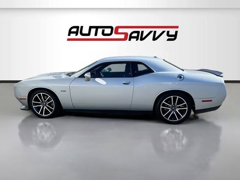 Used 2023 Dodge Challenger R/T RWD image 4
