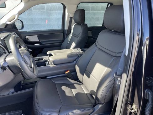 Used 2025 Ford Expedition Active AWD/4WD image 23