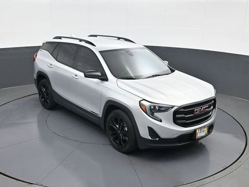 Used 2021 GMC Terrain SLE w/ Driver Convenience Package FWD image 15