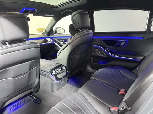 Used 2022 Mercedes-Benz S 500 4MATIC w/ 3D Technology Package image 21
