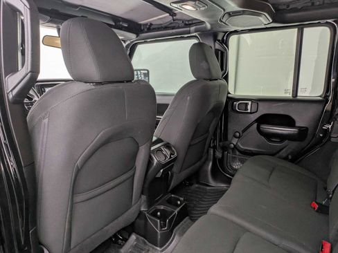 Used 2018 Jeep Wrangler Unlimited Sport AWD/4WD image 17