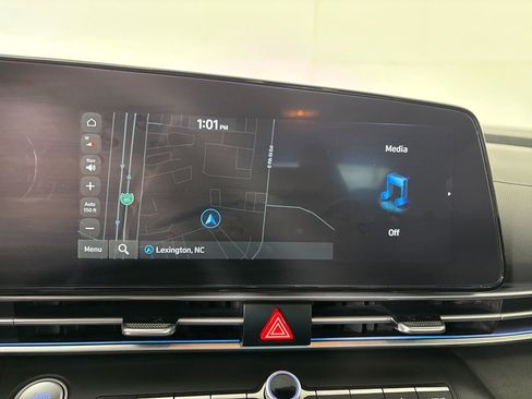 Used 2025 Hyundai Elantra Limited FWD image 20