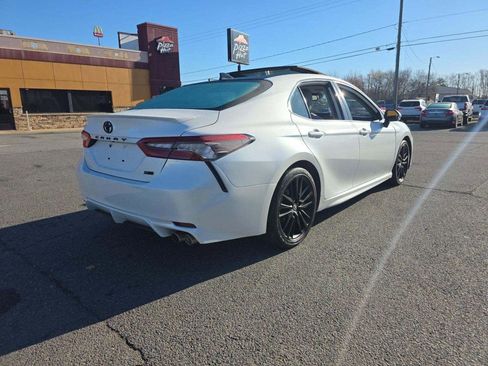 Used 2021 Toyota Camry XSE image 3