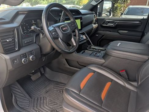 Used 2024 GMC Sierra 2500 AT4 w/ AT4 Premium Plus Package AWD/4WD image 17