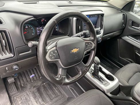 Used 2022 Chevrolet Colorado LT w/ Fleet Safety Package image 12