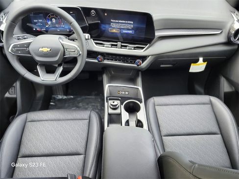 New 2026 Chevrolet Equinox LT w/ Convenience Package II image 12