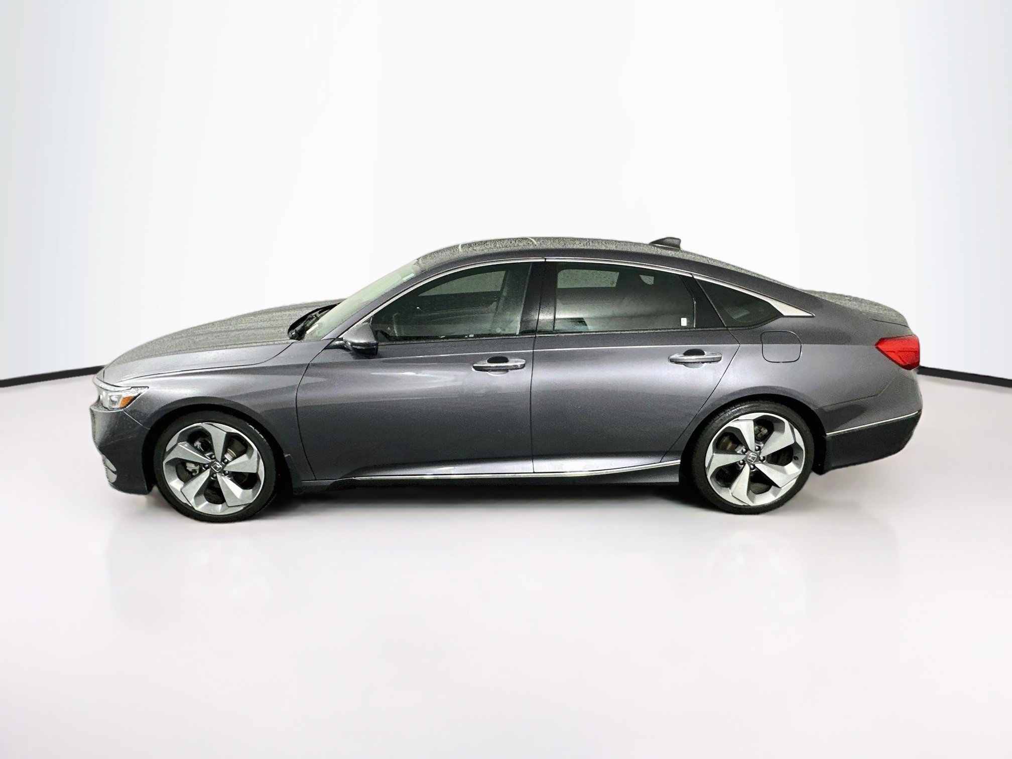 Used 2019 Honda Accord Touring image 4