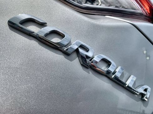 Used 2021 Toyota Corolla LE FWD image 43