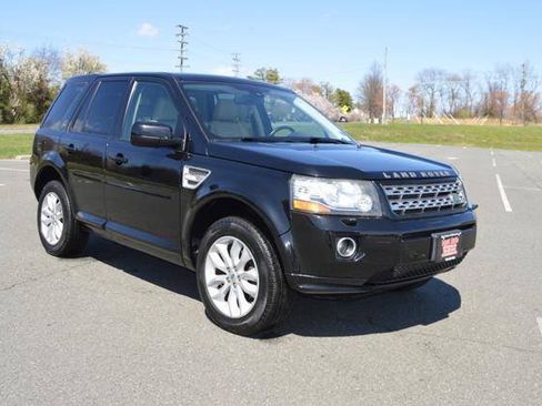 Used 2013 Land Rover LR2 HSE AWD/4WD image 3