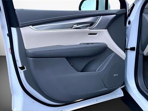 Used 2021 Cadillac XT5 Premium Luxury image 17