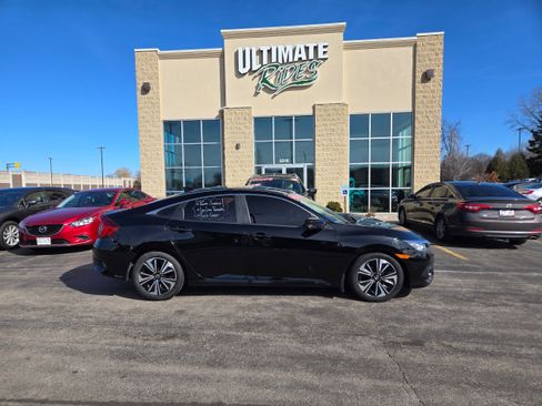 Used 2018 Honda Civic EX-T image 1