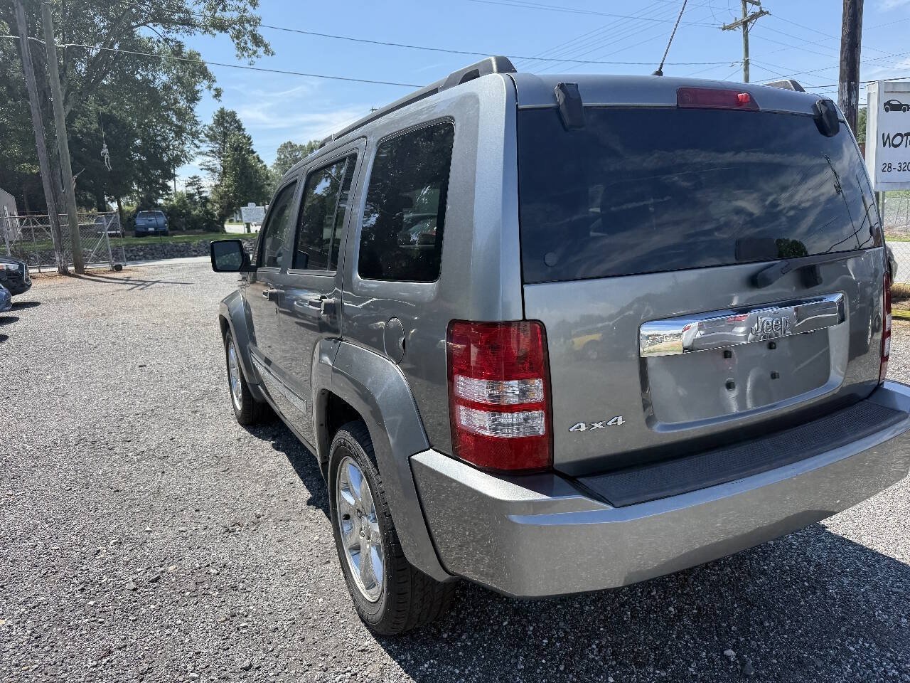 Used 2012 Jeep Liberty Sport AWD/4WD image 14