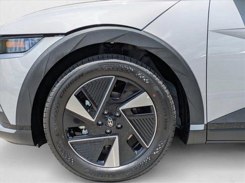 New 2025 Hyundai Ioniq 5 SE image 10