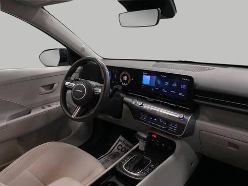 Certified 2025 Hyundai Kona SEL AWD/4WD image 18