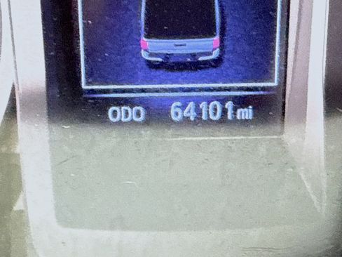 Used 2020 Toyota Tacoma SR image 16