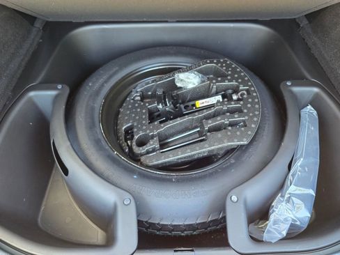 Used 2021 Jeep Grand Cherokee Overland RWD image 43