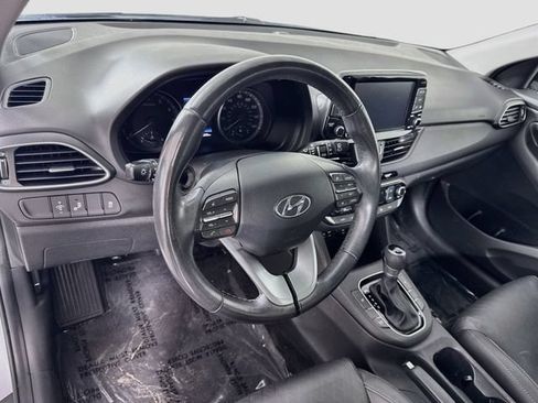 Used 2020 Hyundai Elantra GT w/ Style Package 02 FWD image 9