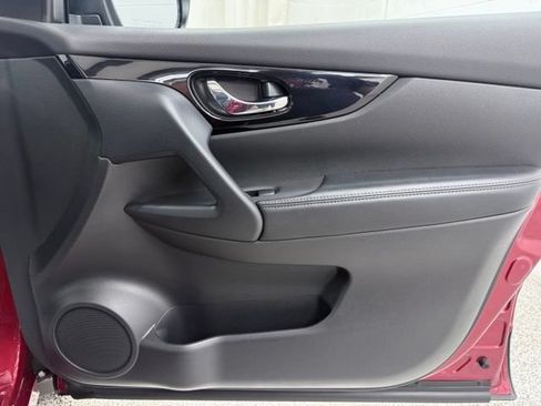 Used 2021 Nissan Rogue Sport SV FWD image 18