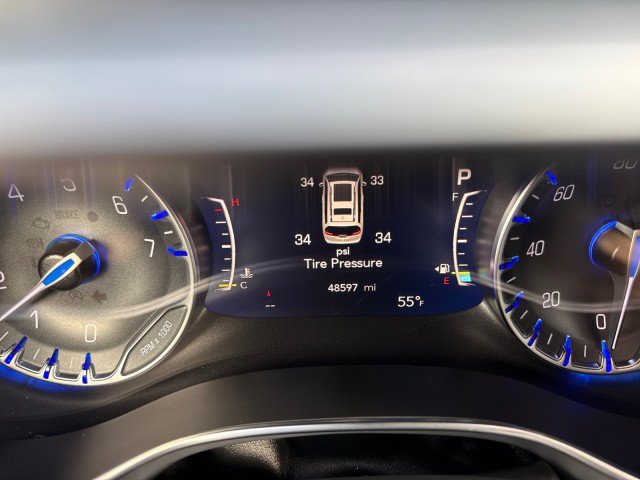 Used 2025 Chrysler Pacifica Limited FWD image 19