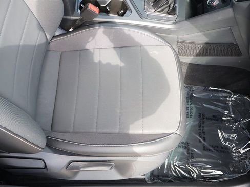 Used 2022 Volkswagen Taos SE image 28