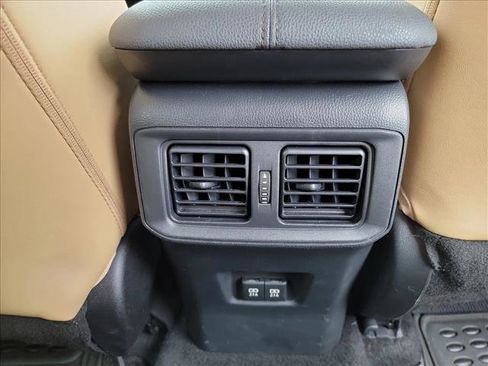 Used 2020 Toyota RAV4 XLE Premium FWD image 17