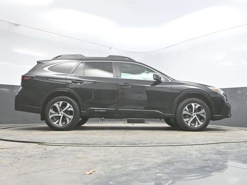 Used 2021 Subaru Outback Limited image 31