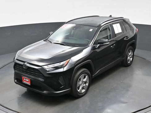 Used 2025 Toyota RAV4 XLE AWD/4WD image 36
