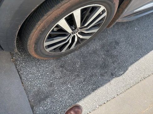 Used 2023 Nissan Pathfinder Platinum w/ Cargo Package image 4