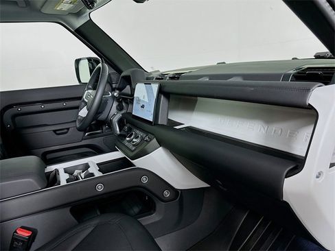 New 2025 Land Rover Defender 110 S image 27