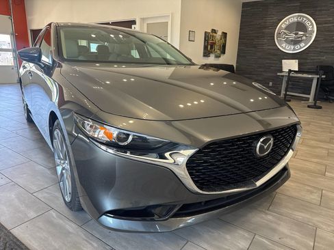 Used 2023 MAZDA MAZDA3 s FWD image 1