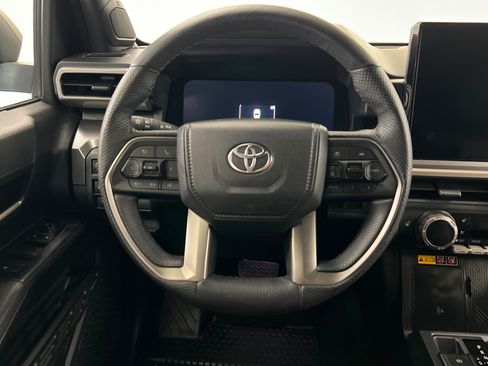 Used 2025 Toyota Tacoma TRD Off-Road w/ TRD Off Road Premium Package image 13