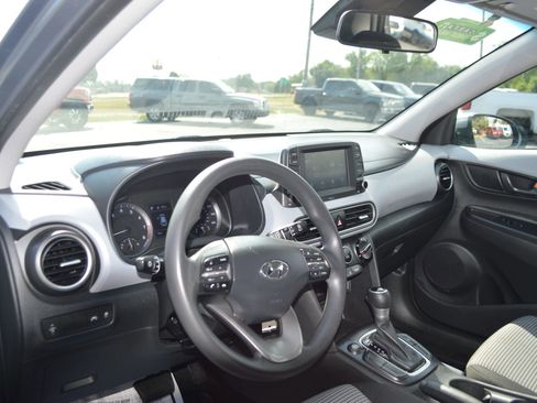 Used 2021 Hyundai Kona SE FWD image 13
