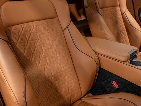 Used 2025 Aston Martin Vanquish image 67